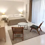 Central Studio With Private Courtyard