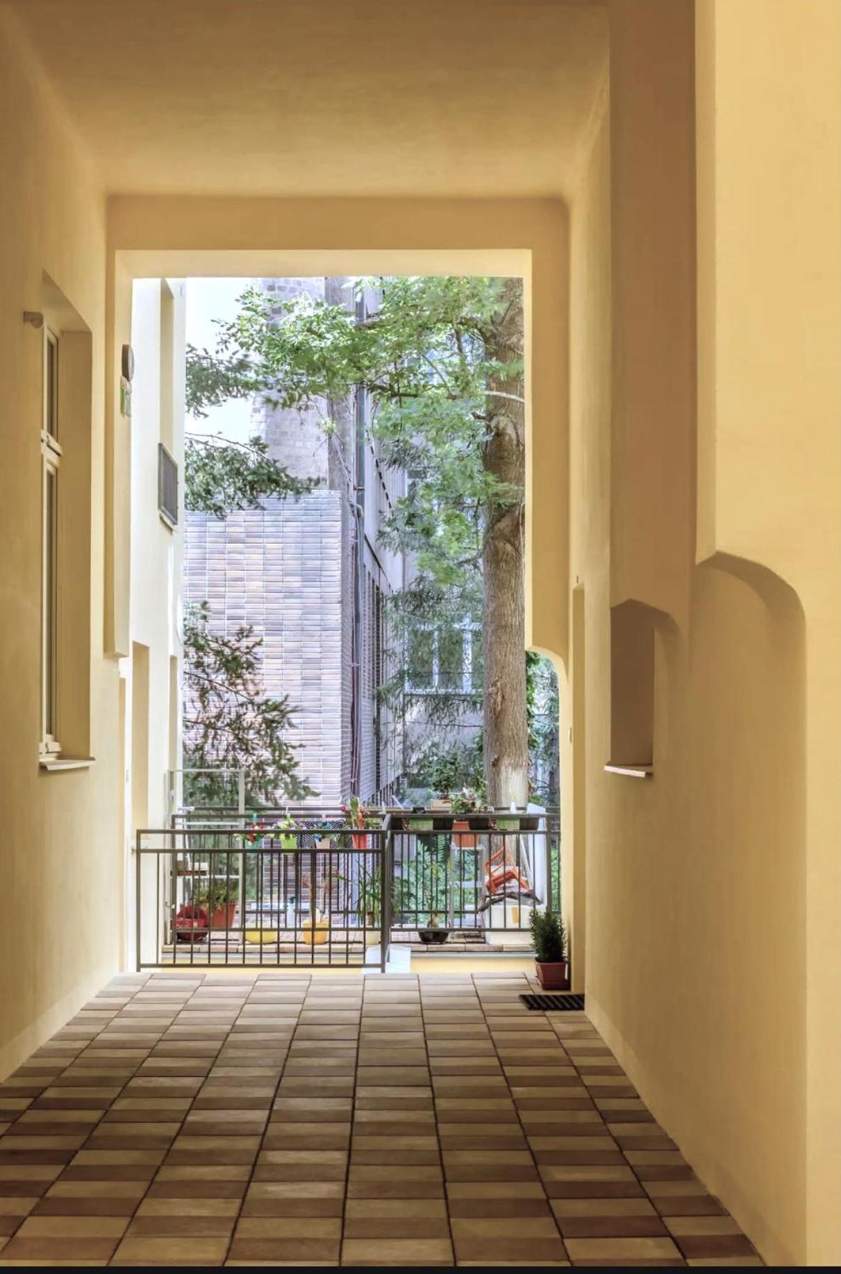 With Private Courtyard * Prag